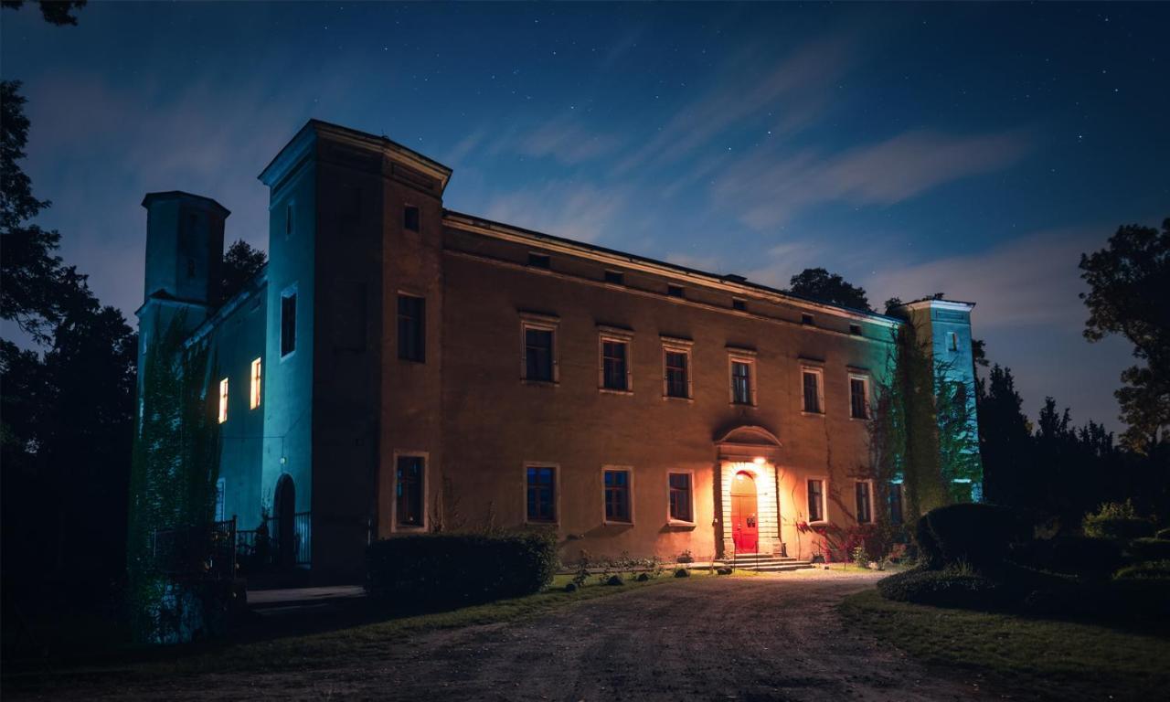 Zamek Dobroszyce Aparthotel Bagian luar foto