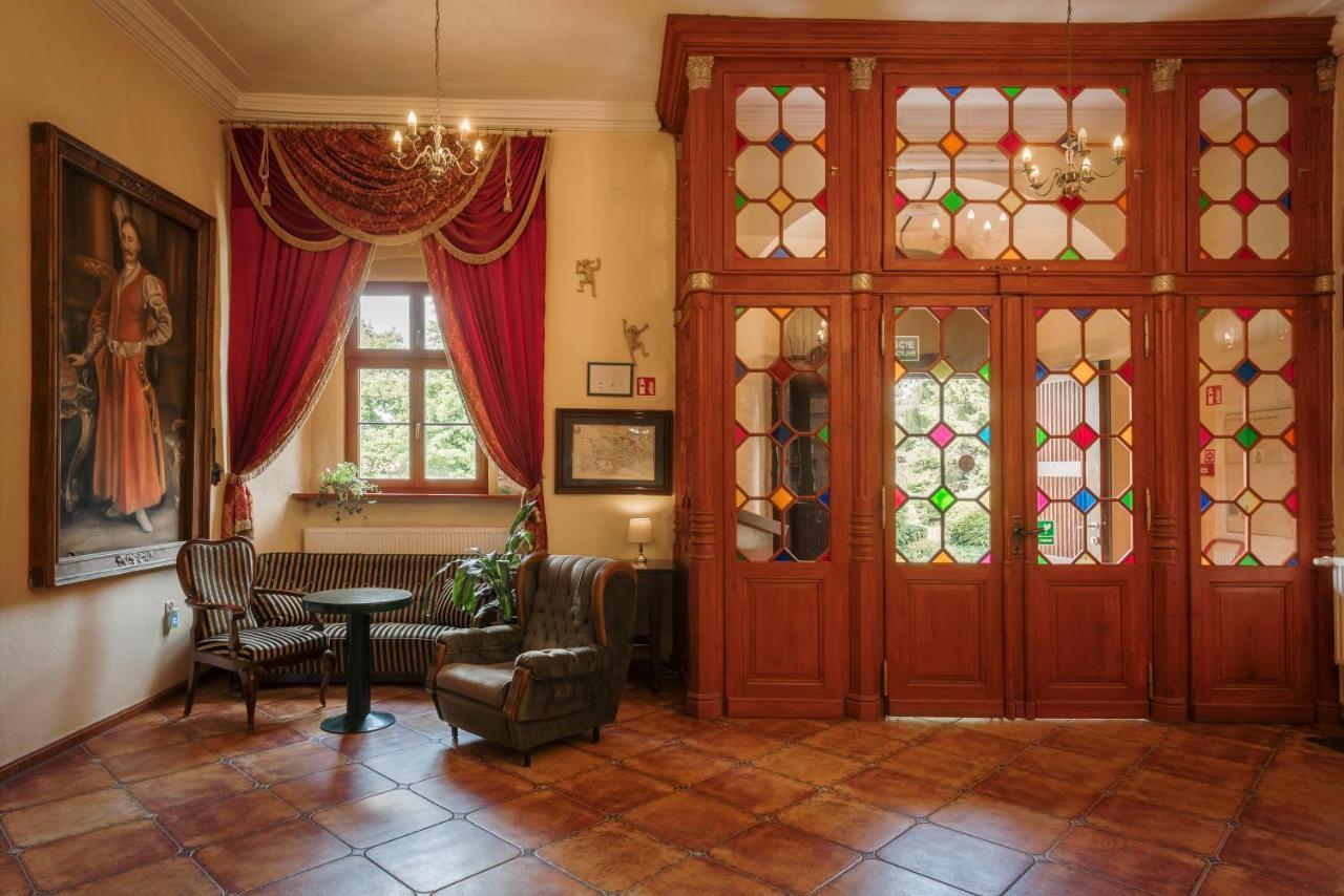 Zamek Dobroszyce Aparthotel Bagian luar foto