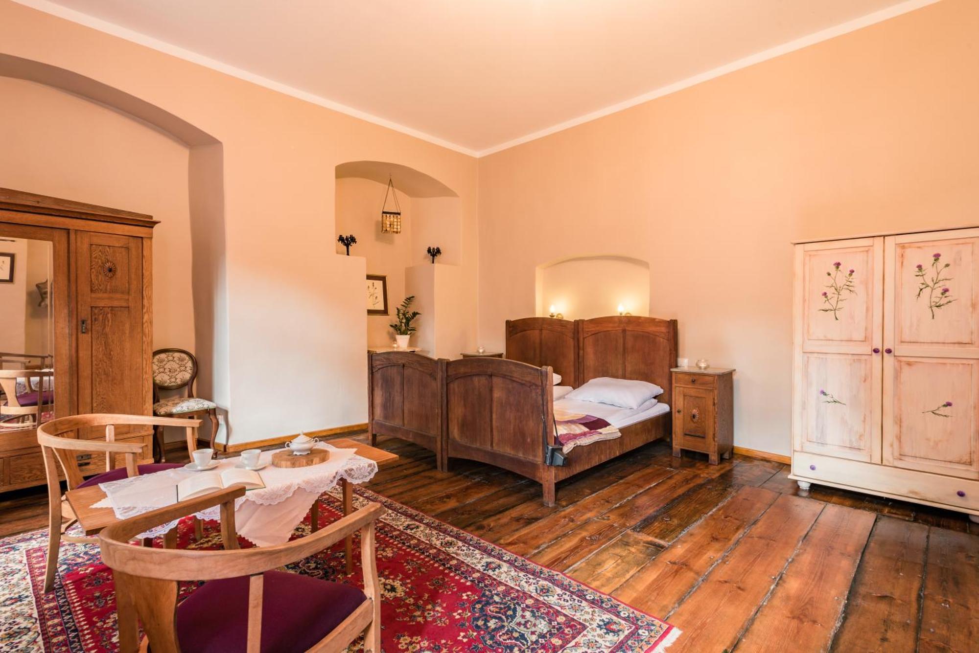 Zamek Dobroszyce Aparthotel Bagian luar foto