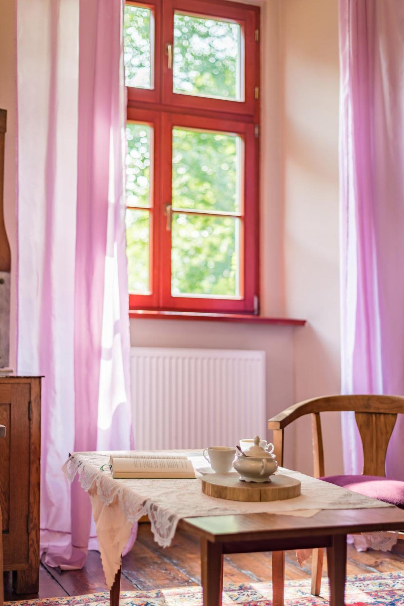 Zamek Dobroszyce Aparthotel Ruang foto