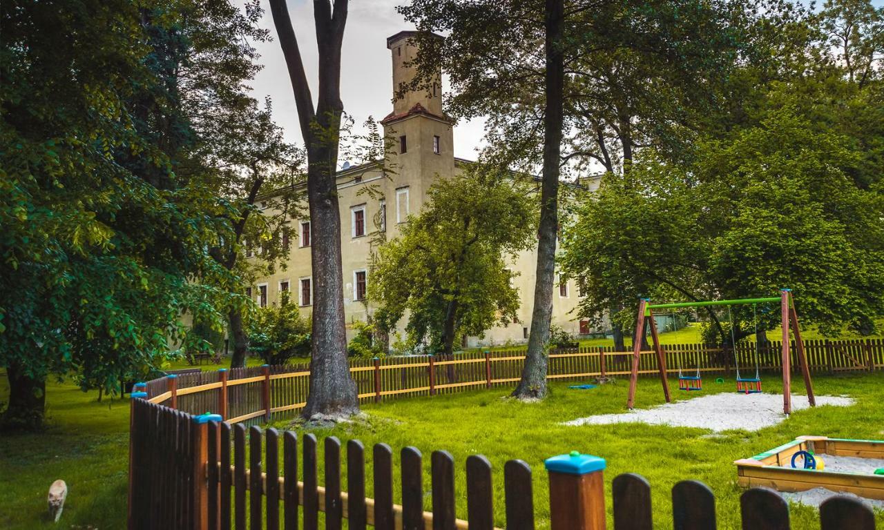 Zamek Dobroszyce Aparthotel Bagian luar foto