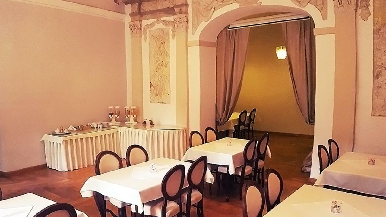 Zamek Dobroszyce Aparthotel Bagian luar foto