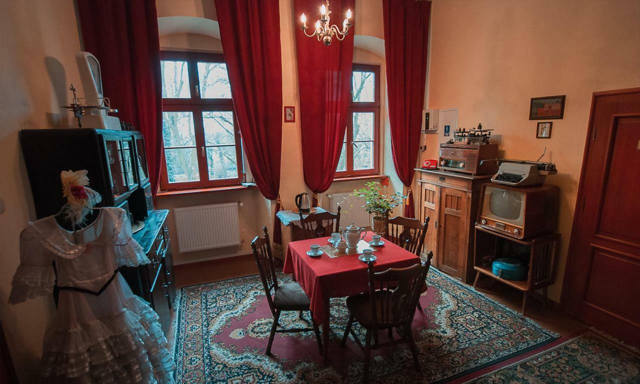 Zamek Dobroszyce Aparthotel Bagian luar foto