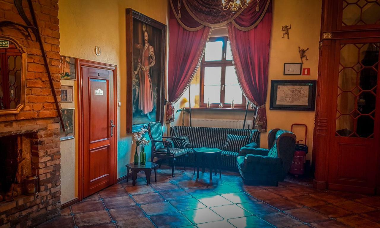 Zamek Dobroszyce Aparthotel Bagian luar foto