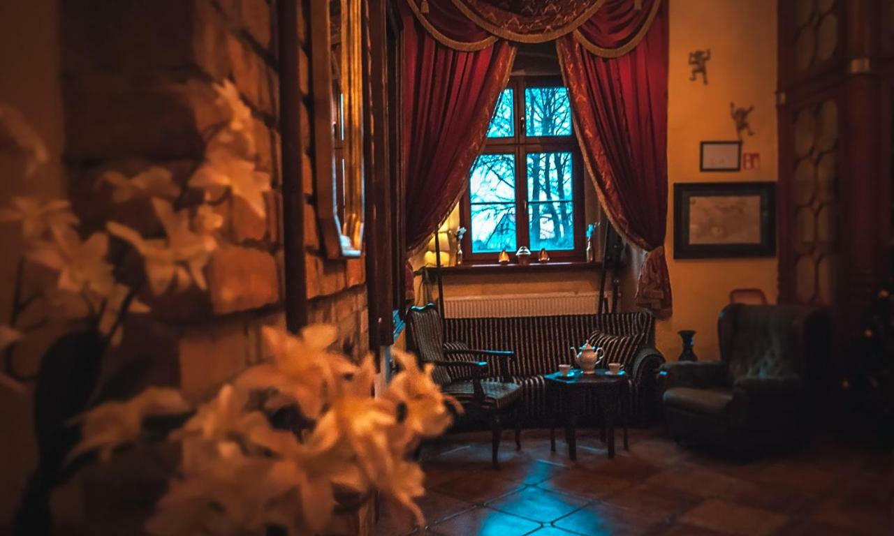 Zamek Dobroszyce Aparthotel Bagian luar foto