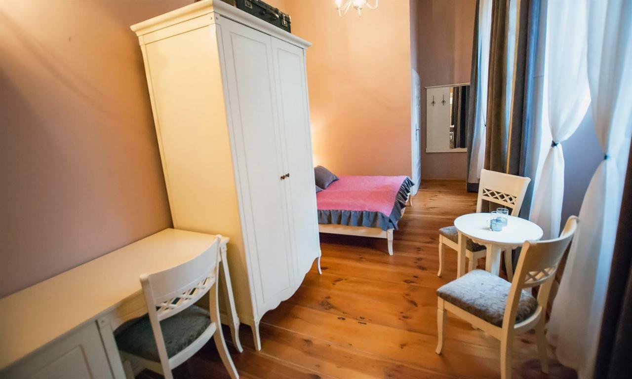 Zamek Dobroszyce Aparthotel Bagian luar foto