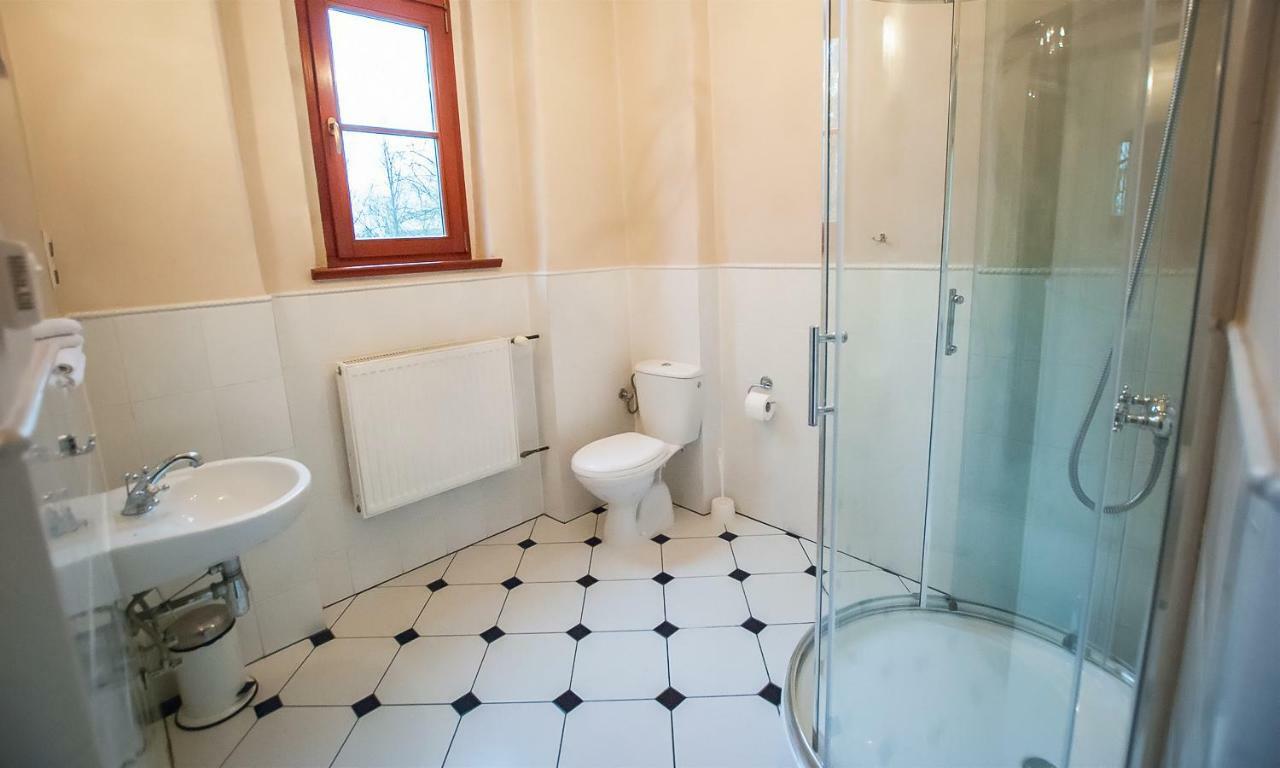 Zamek Dobroszyce Aparthotel Bagian luar foto