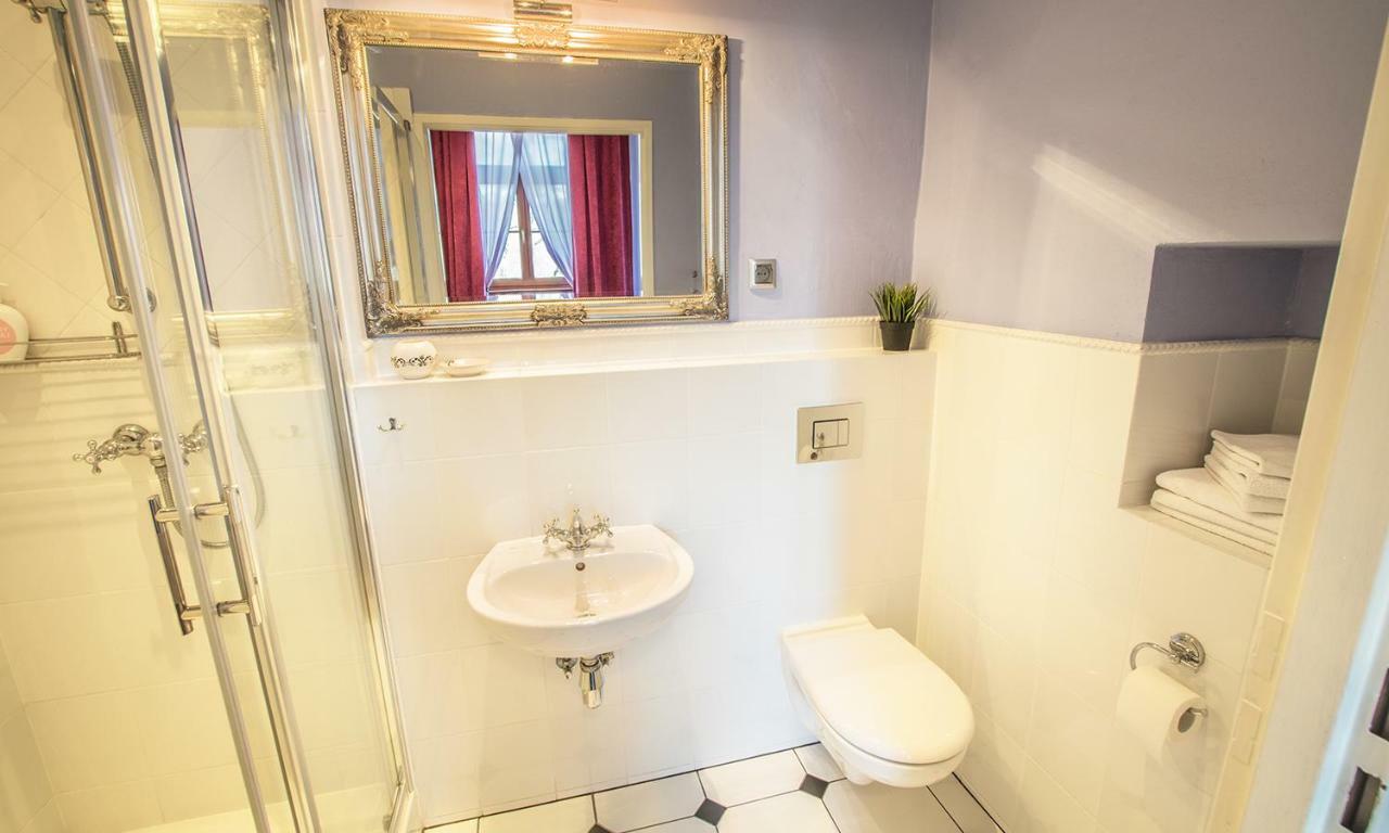 Zamek Dobroszyce Aparthotel Ruang foto