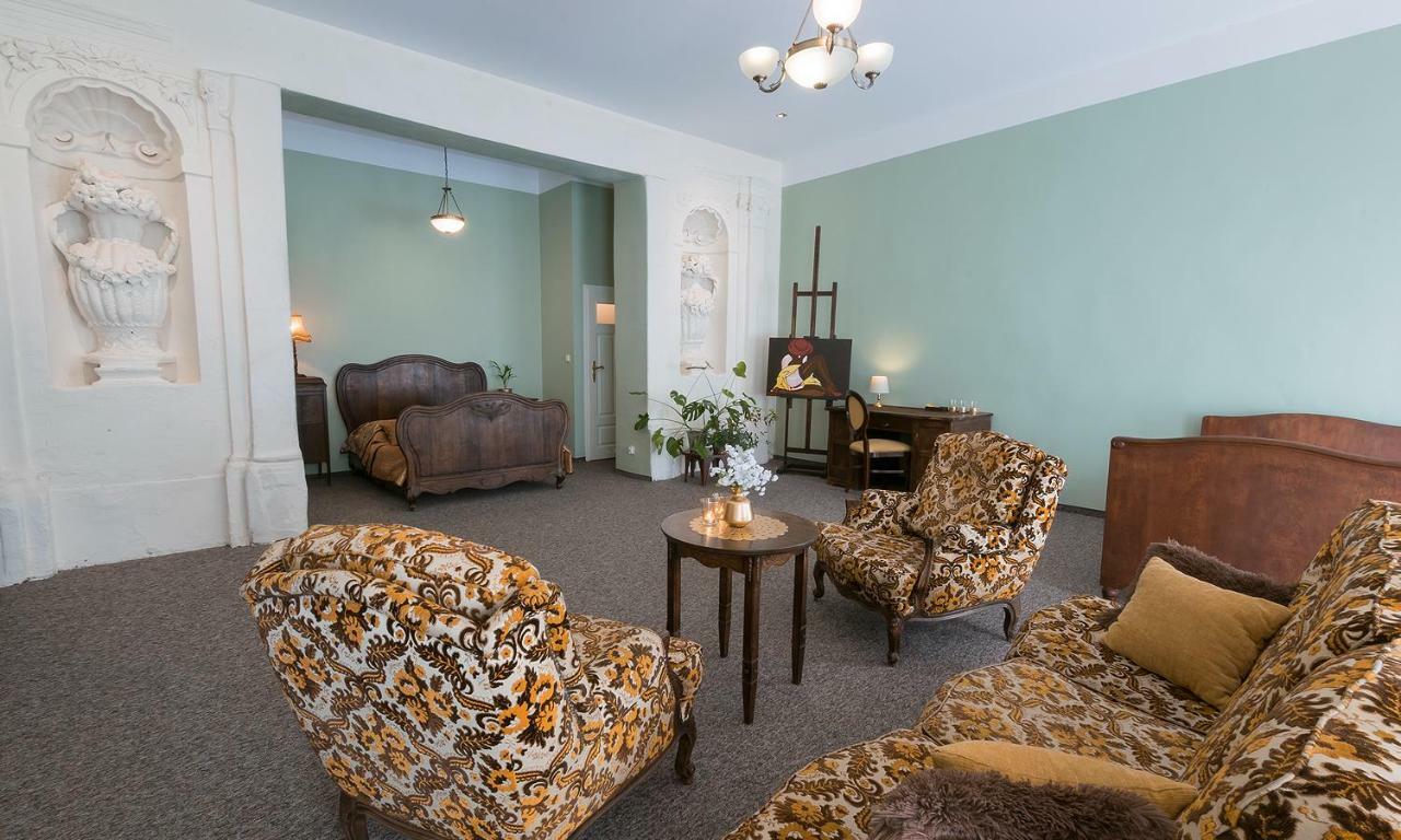 Zamek Dobroszyce Aparthotel Bagian luar foto