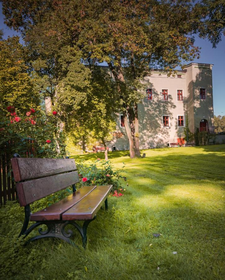 Zamek Dobroszyce Aparthotel Bagian luar foto